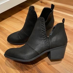 Ankle boots